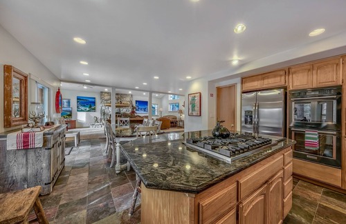 Montgomery Estates House | Black Bear Villa - large 4 BR, 4 BA, hot tub, incredible game room for kids