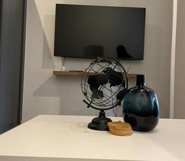 Sandown Apartment | Black Brick Luxury Apartment