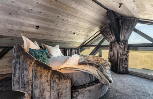 Mils Ski Chalet | Black Diamond Chalet