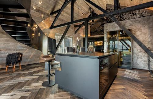 Mils Ski Chalet | Black Diamond Chalet