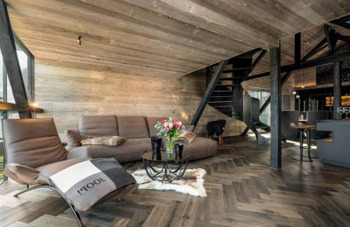 Mils Ski Chalet | Black Diamond Chalet