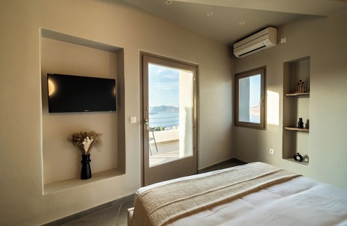 Akrotiri House | Black Diamond Suites - Adults Only