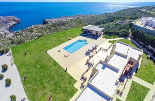 Faliraki Villa | Black Diamond Villa Pasithea in Rhodes Greece