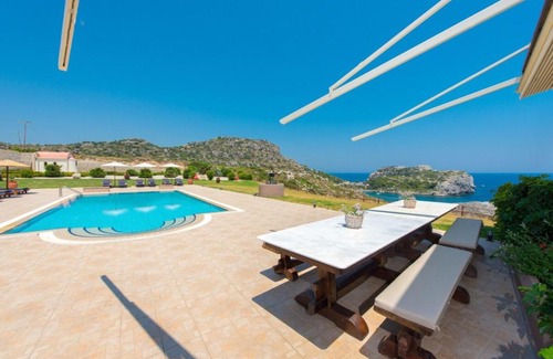 Faliraki Villa | Black Diamond Villa Pasithea in Rhodes Greece