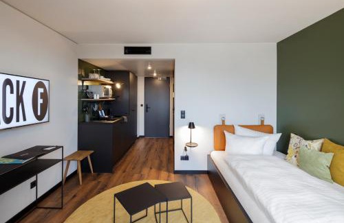 Bruhl-Guterbahnhof Apartment | Black F House - Serviced Apartments