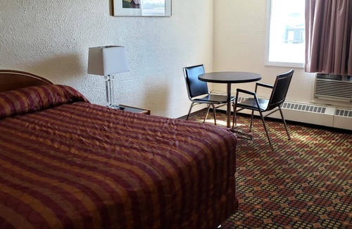 Edson Hotel | Black Gold Inn