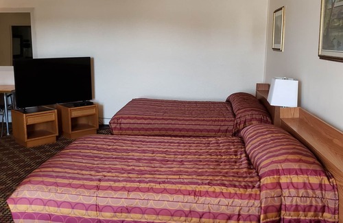 Edson Hotel | Black Gold Inn