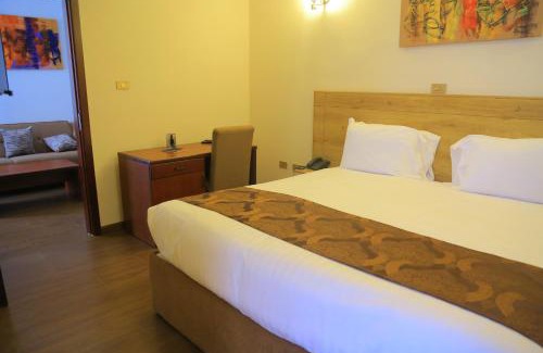 Kirkos Hotel | Black Horse Hotel