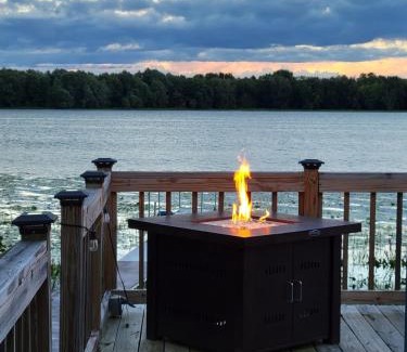 Town of Oswegatchie House | Black lake 2 bdr Waterfront cottage