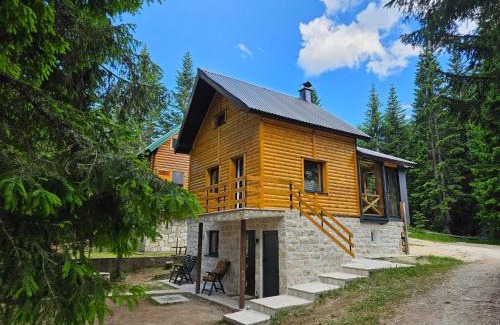 Pitomine House | Black Lake Chalet