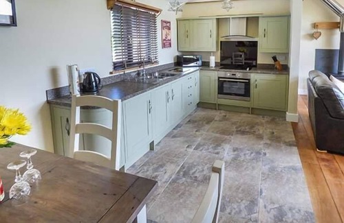Builth Wells Cottage | BLACK MOUNTAIN VIEW, romantic, with open fire in Llanafan Fawr