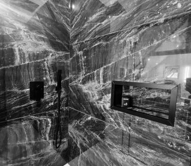 Yville-sur-Seine Apartment | Black Romance