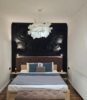Mukachevo Apartment | Black Room Apartment