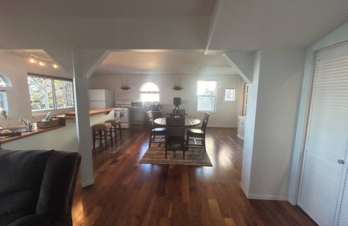 Shelter Cove Apartment | Black Sands Escape- Ocean and Range Views- Comfort