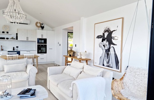 Coles Bay House | black + shack