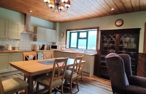 Letterfinlay Apartment | Black Sheep Hotels Cabins - Heather and Thistle