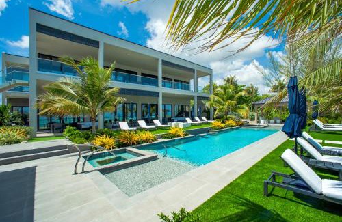 Bodden Town Apartment | Black Urchin Boutique Resort
