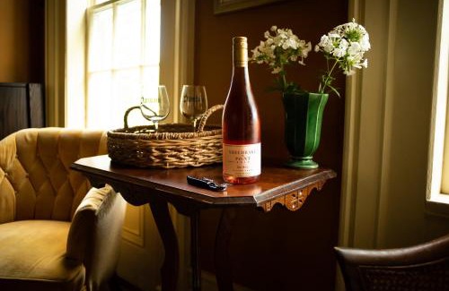 Interlaken Bed & Breakfast | Black Walnut Bed and Breakfast