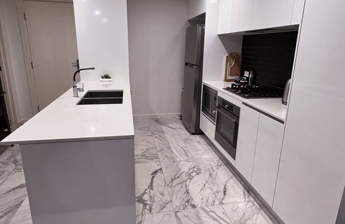 Braddon Apartment | Black & White Delight - 2bd 2bth