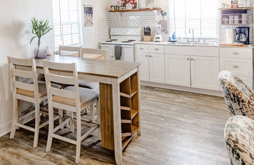 Estate East Street Apartment | Blackbeard's Rendezvous - Downtown Danish Villa