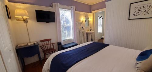 Camden Bed & Breakfast | Blackberry Inn