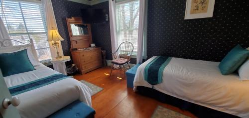 Camden Bed & Breakfast | Blackberry Inn