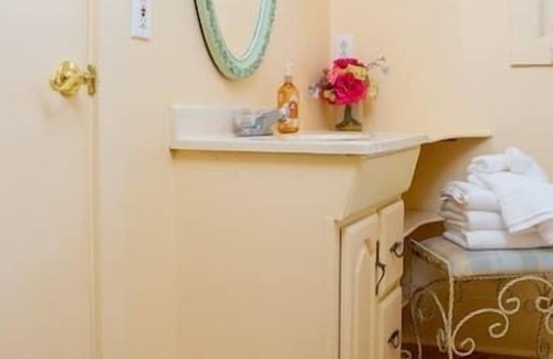Lindale House | Blackberry Manor in Lindale TX