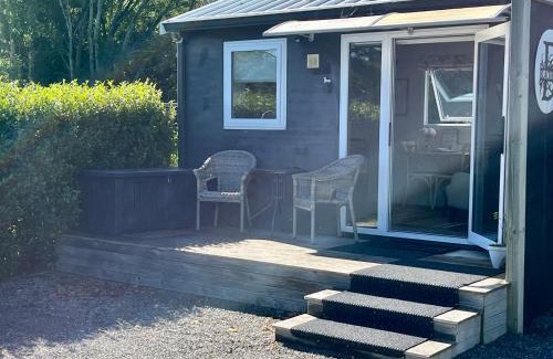 Lincoln House | Blackbird Cottage