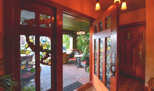 Downtown Napa Bed & Breakfast | Blackbird Inn
