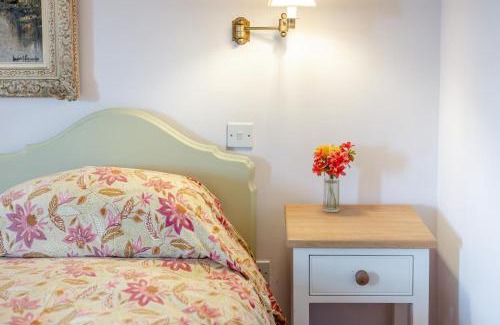 Cowbeech House | Blackford Farm Cottage