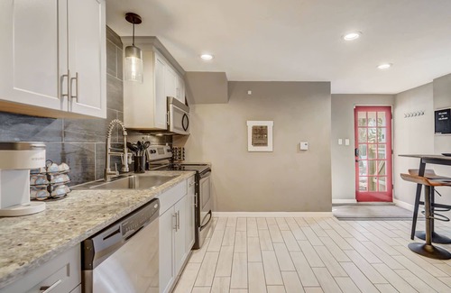 West Colorado Springs House | Blackstone Hideaway! Downtown Lower-Level Apt!