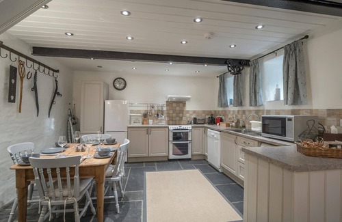 Newcastle Emlyn Cottage | Blaenfforest Granary, Newcastle Emlyn