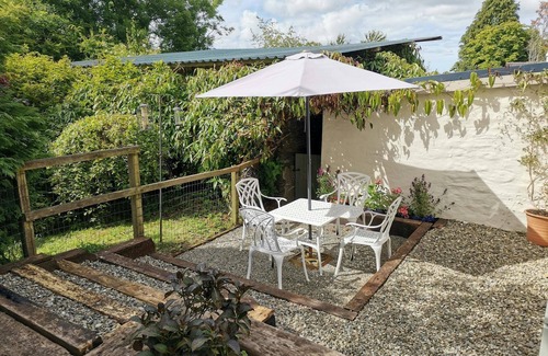Newcastle Emlyn Cottage | Blaenfforest Granary, Newcastle Emlyn