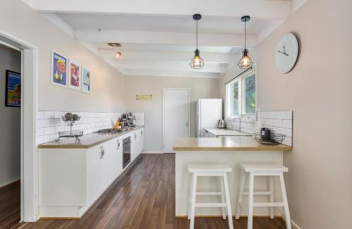 Blairgowrie House | Blairgowrie Bella - light filled home with great deck