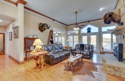 Blairsville House | Blairsville Mansion with Hot Tub, Casino and Games!
