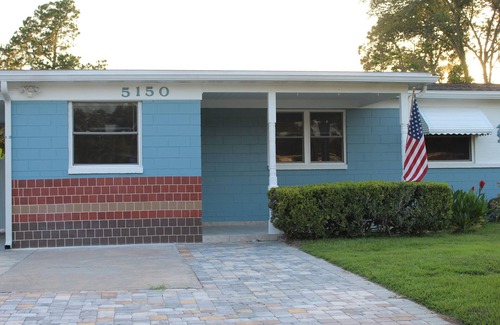 Cedar Hills House | Blessed 4 Bedroom House/family size house.