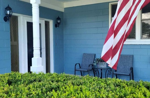 Cedar Hills House | Blessed 4 Bedroom House/family size house.