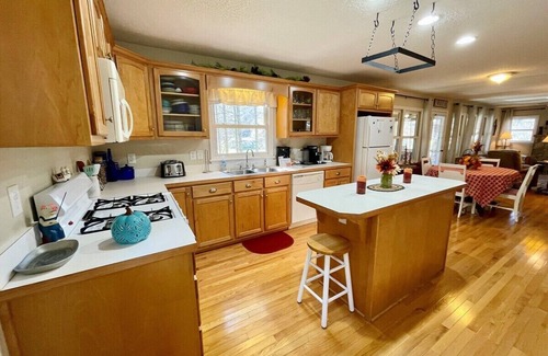 Lansing House | Blessed on the New River
