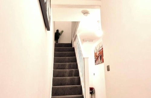 Bletchley House | Bletchley Blissful Retreat - 4 Bedroom House