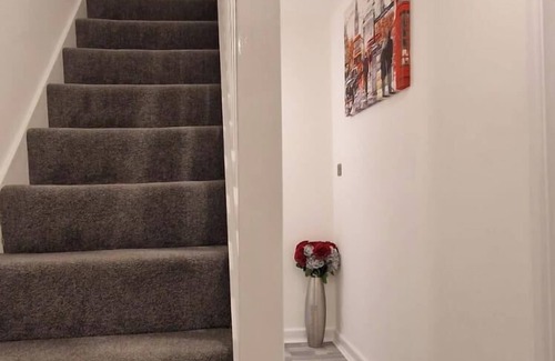 Bletchley House | Bletchley Blissful Retreat - 4 Bedroom House