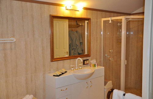 Diddillibah Bed & Breakfast | Bli Bli House Riverside Retreat