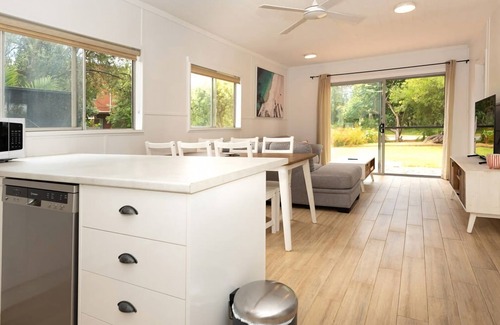 Broulee House | Blissful Beachfront Apartment Broulee