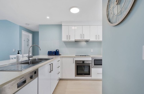 Woorim Apartment | Blissful Bribie Beach Haven
