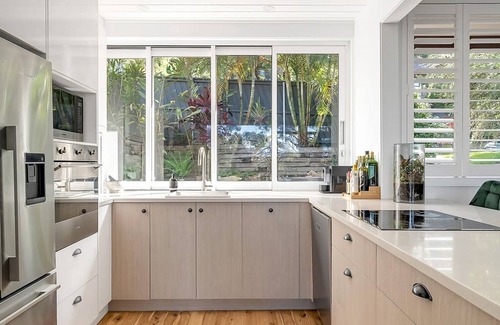 Beacon Hill House | Blissful Bushland Spa Retreat