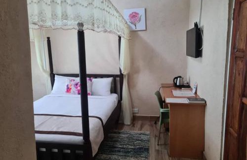 Salima Hotel | Blissful lily lodge