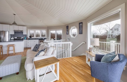New Shoreham House | Block Island Home - 4 Bedroom home on West Beach Road w/Panoramic Ocean Views