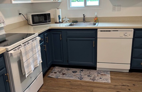Town Bank House | Blocks from the beach! Charming Summer Getaway in Cape May