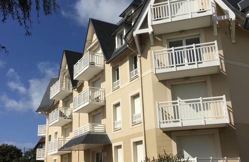 Blonville-sur-Mer Apartment | BLONVILLE SEA - near DEAUVILLE - apartment 4/6 pers.