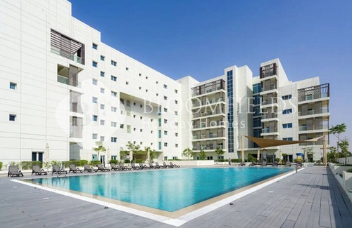 Masdar City Apartment | Bloomfields Cozy STU Balcony Leonardo