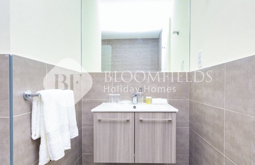 Masdar City Apartment | Bloomfields Cozy STU Balcony Leonardo